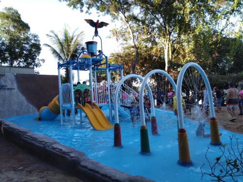 Caldas Novas Apartment | Aldeia do Lago C204- churrasqueira, bebidas liberadas nas piscinas, internet , rampa no lago, ponto recarga de carro elétrico, pesqueiro