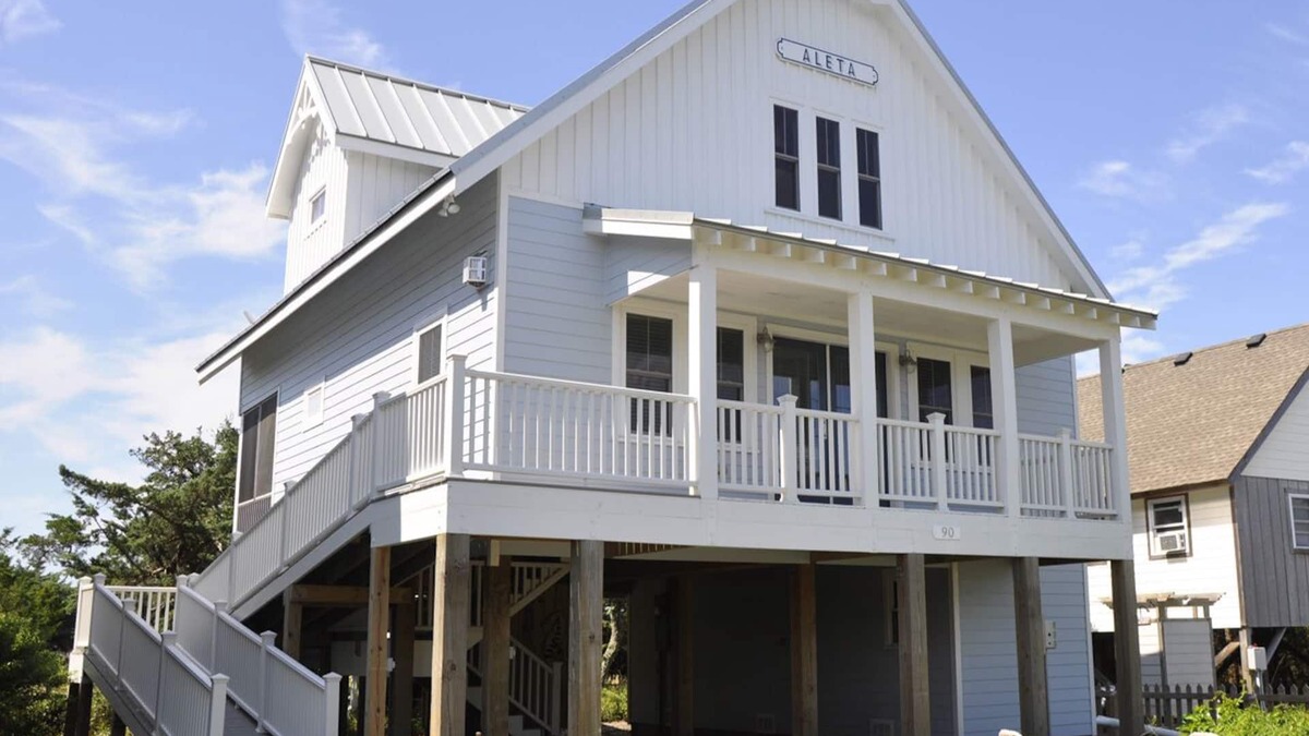 Ocracoke House | Aleta: Pet friendly, waterfront, perfect for two. Private docking.