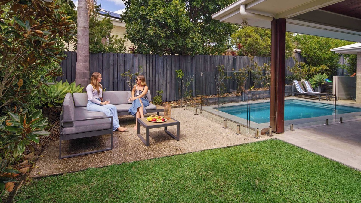Alexandra Headland House | Alex Beachside Getaway - 15min walk > Sand & Surf