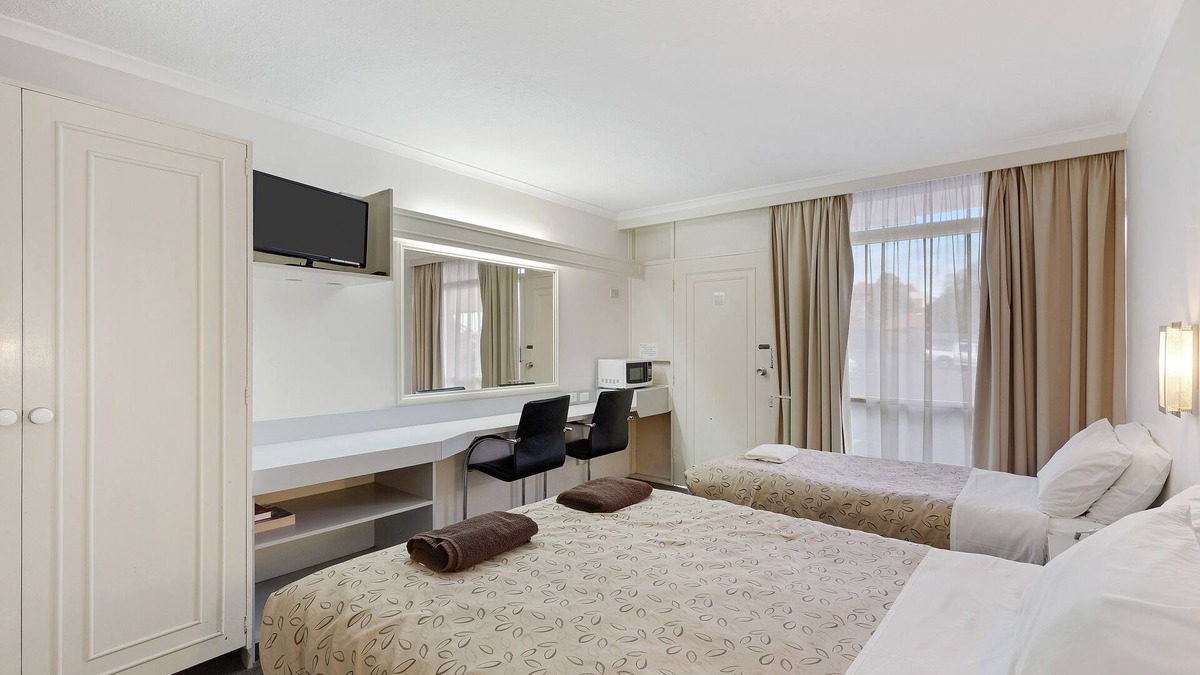 Essendon Hotel | Alexander Motor Inn & Apartments