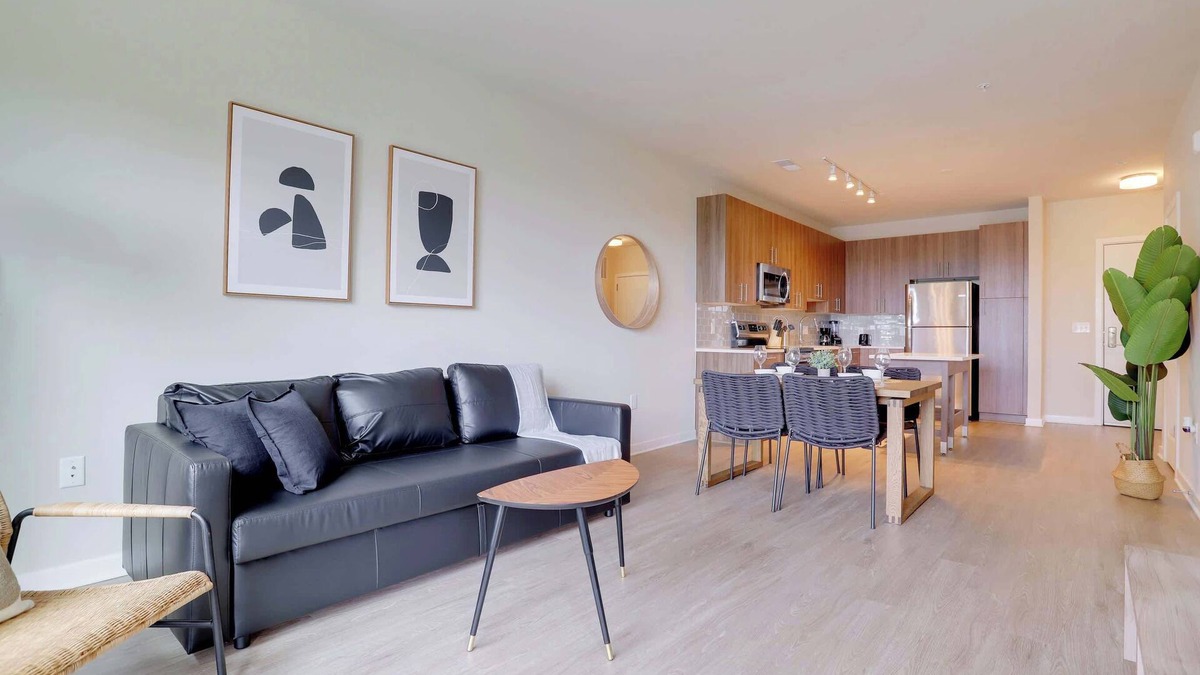 Jefferson Manor Apartment | Alexandria Apt: Business Center, Gym, Near DC