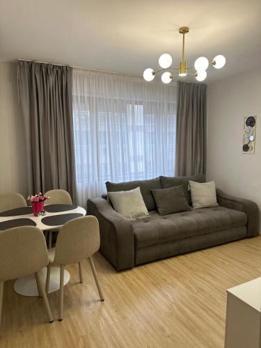 Sector 4 Apartment | AlexHome lux apartment 27 free parking