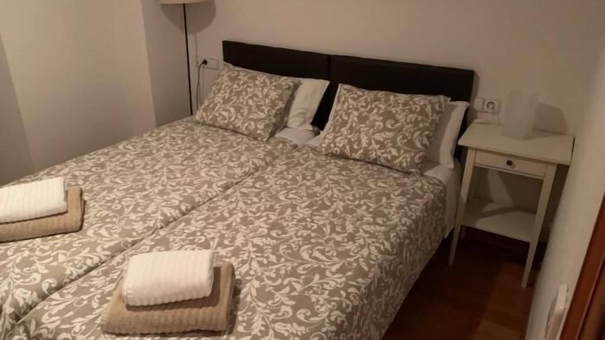 Toledo City Center Apartment | Alfalfa - Toledo Center with Swimming Pool