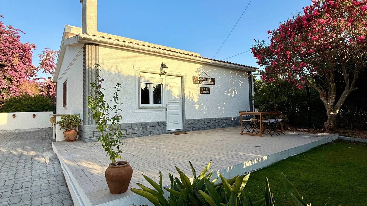 Alfarim Villa | Alfarim Garden Retreat - near Meco Beach