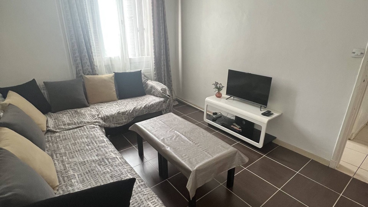 Sidi M'Hamed Apartment | Alger Centre : Appart Place du 1 er Mai / free WIFI/ 40 euros per night