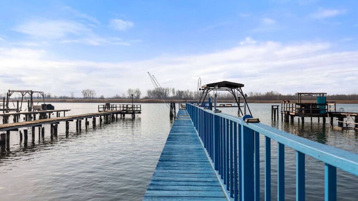 Pearl Beach Apartment | Algonac 2BR on the North Channel with Boat Parking