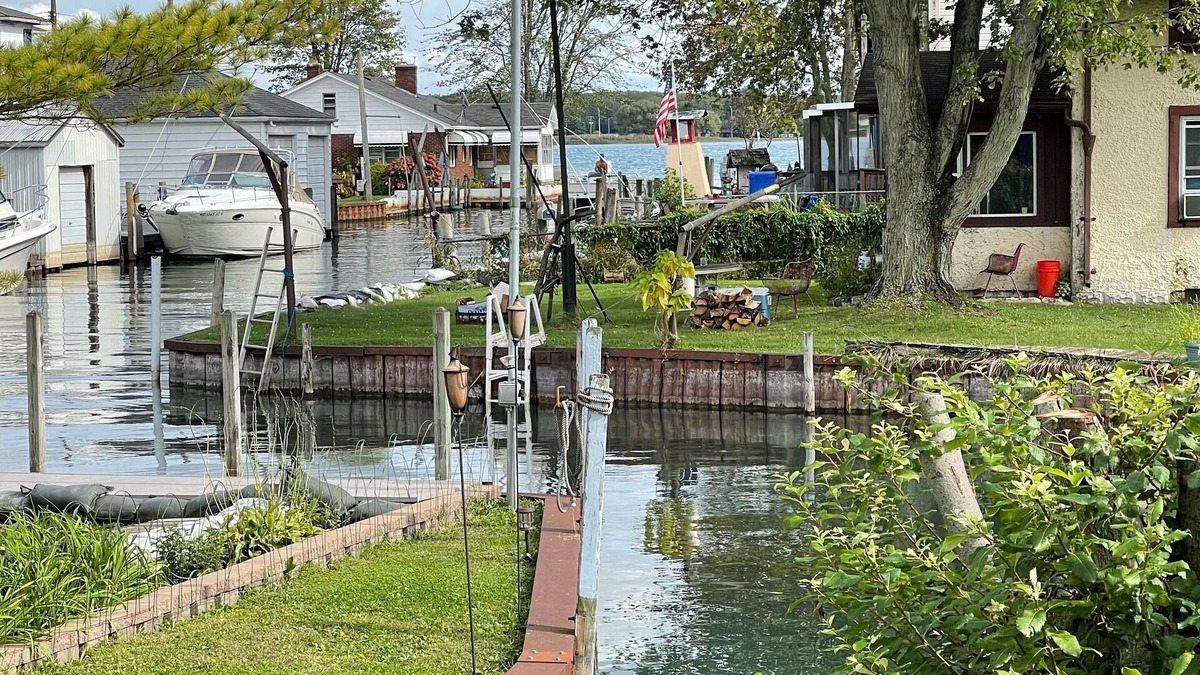 Algonac Apartment | Algonac, Great Place To Stay With Water Access To St. Clair River