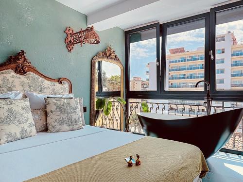 Torremolinos City Centre Apartment | Alhambra Dèco Homtels