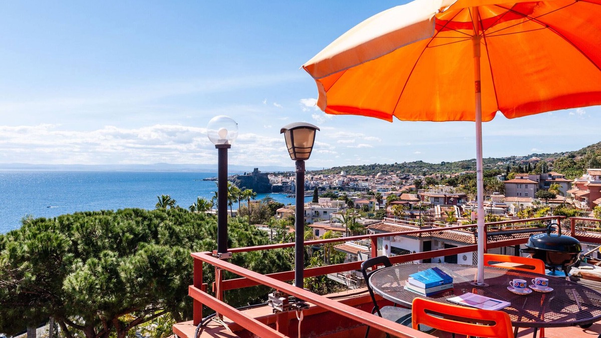 Aci Trezza Apartment | Alice Apartment with Terrace by Wonderful Italy