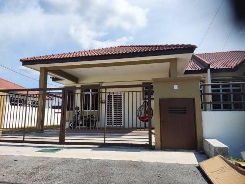 Geching Hilir House | Alieda Homestay 1 Near KLIA