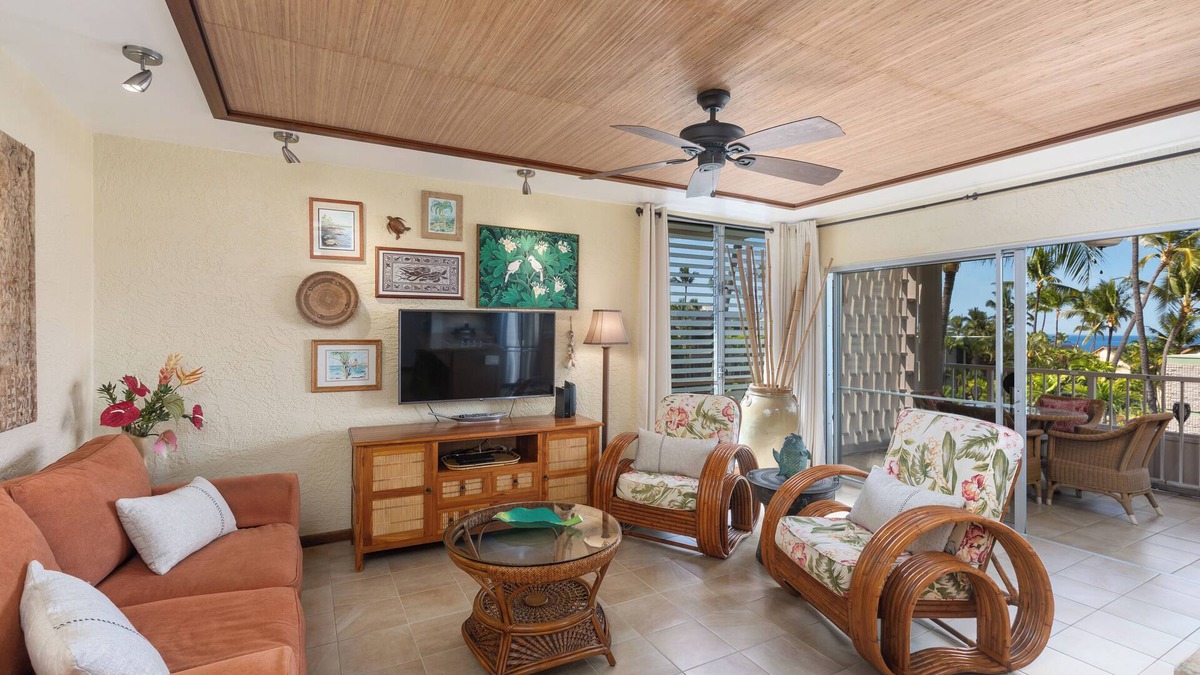 Kailua-Kona Condo | Alii Villas#322 Stunning & Special Top Floor Condo with Ocean Views