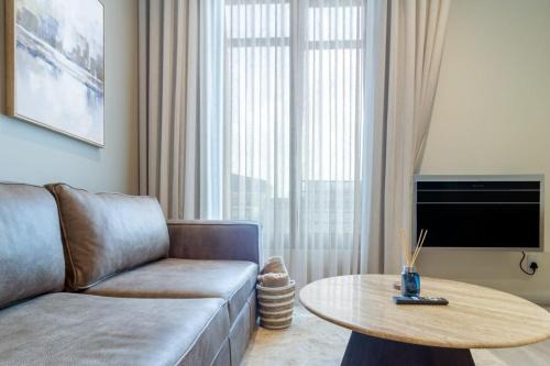 Menlyn Apartment | AlimamaSpaces The Noxy Menlyn Maine