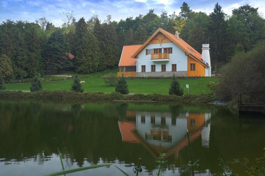 Sagvar Hotel | Alirét Vadászház