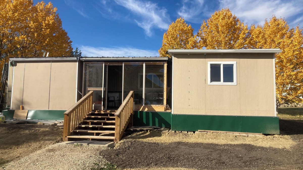 Markerville House | All Season wellsite trailer on scenic acreage 5 kms North of Sylvan Lake