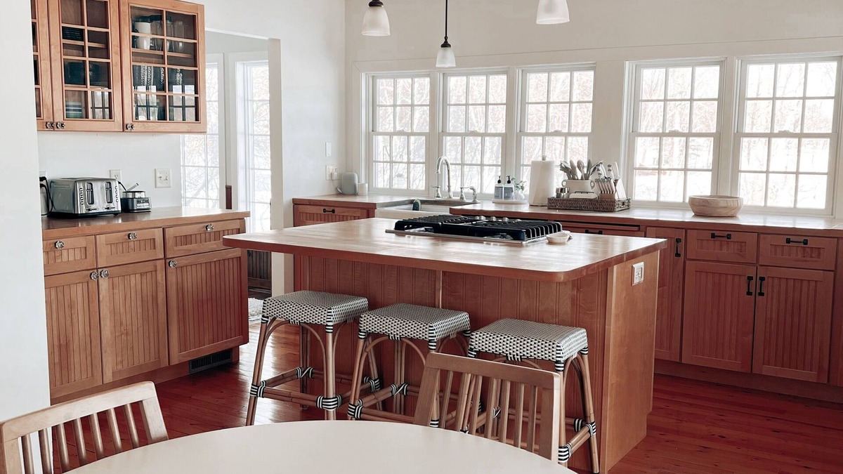 Breezy Point House | All the coastal vibes of Nantucket & 600 ft of shoreline on Lake Ossawinnamakee
