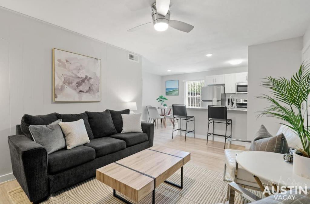 Hyde Park Apartment | All the Essentials For You and Your Pet in Hyde Park