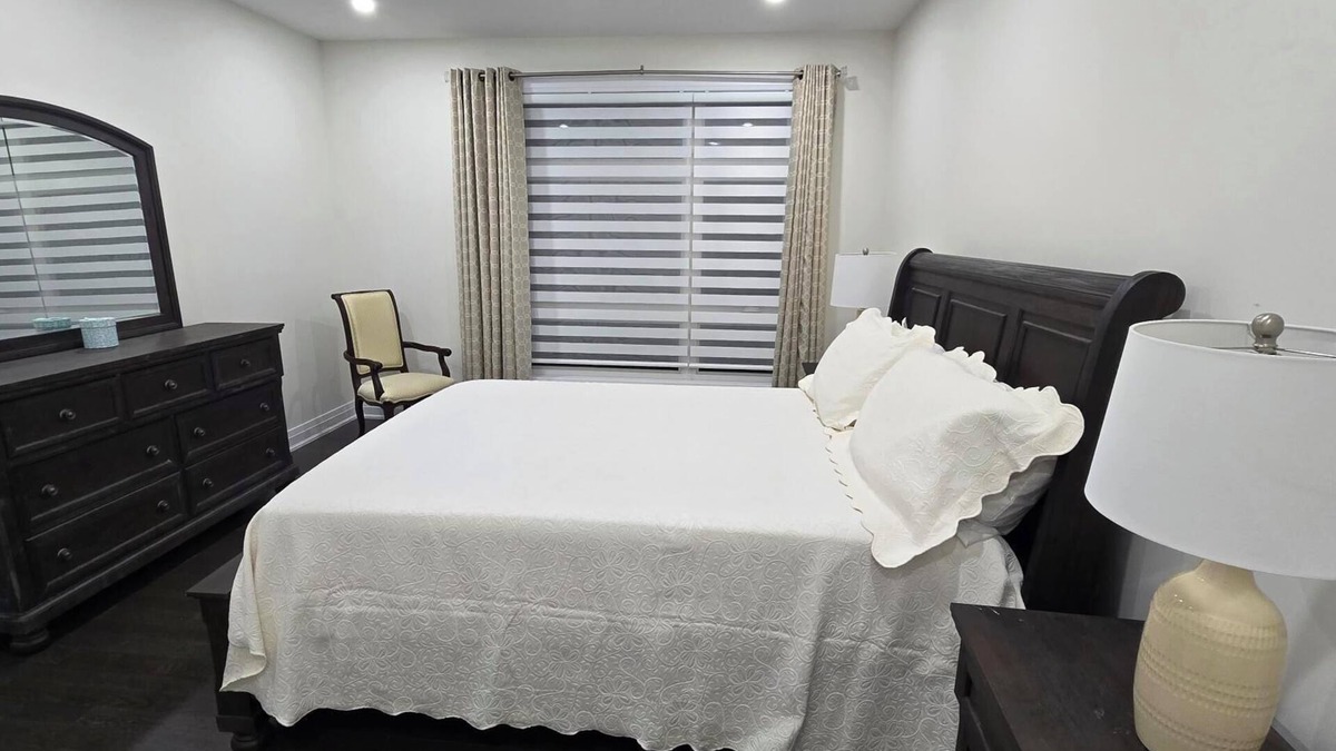 Vaughan House | All the luxuries of Home, 25mins to Airport & 5kms to Canada's Wonderland!