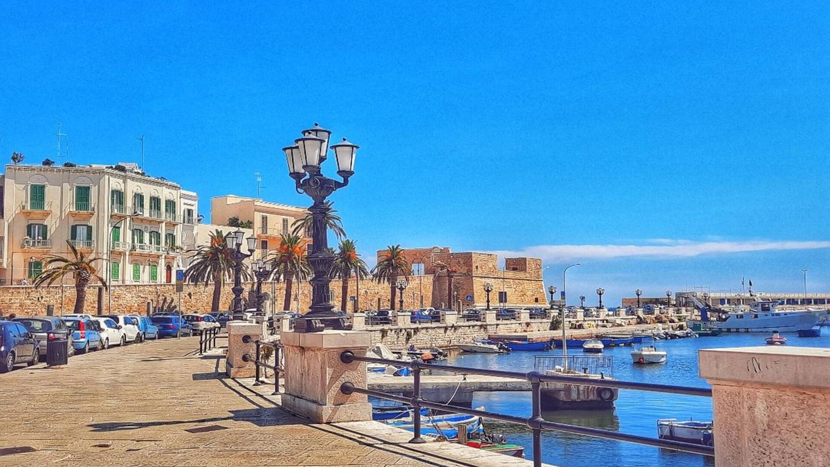 Municipio 4 House | Alla Villa In Bari City