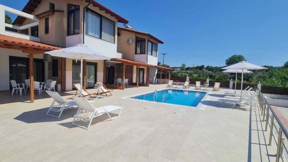 Ormos Panagias Villa | Allegro is a complex of 3 detached villas