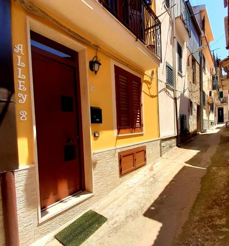 Scilla Apartment | Alley 8