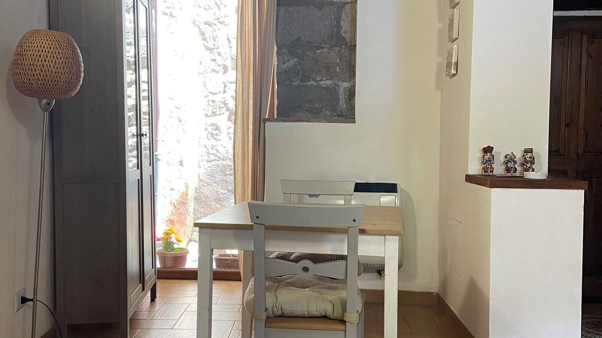 Bolsena Apartment | Alley No. 3 Cozy sky-high apartment in the center