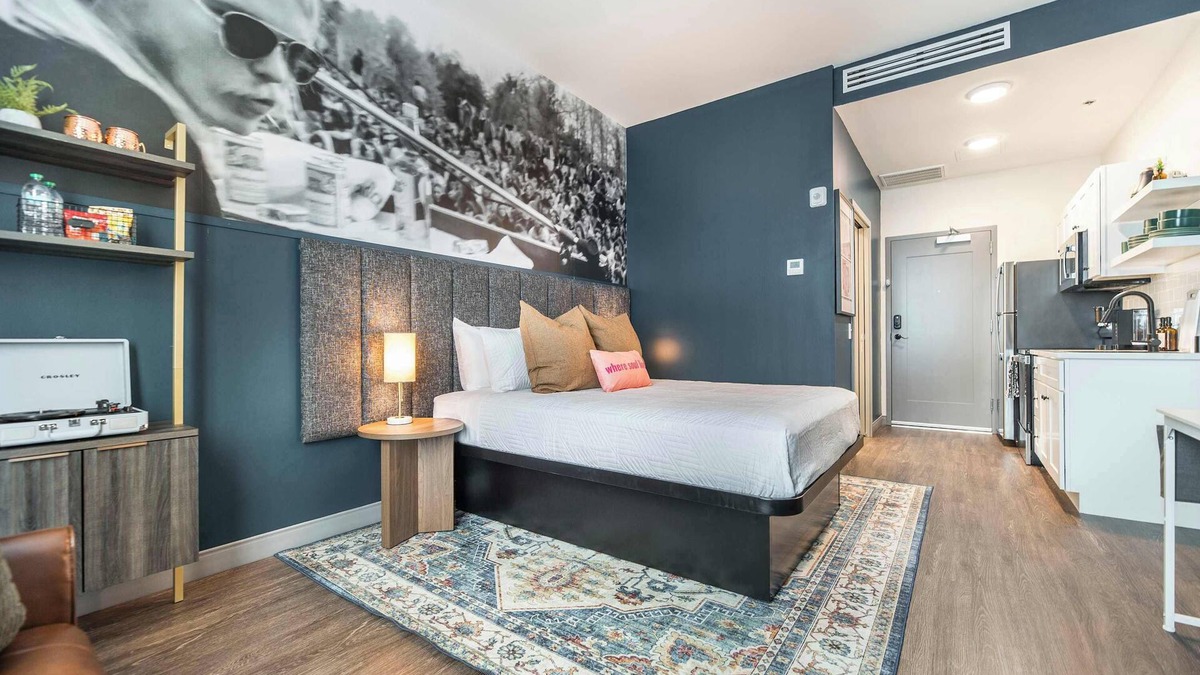 Macon Apartment | Allman Bros-Inspired Stay | Next to Mercer Music