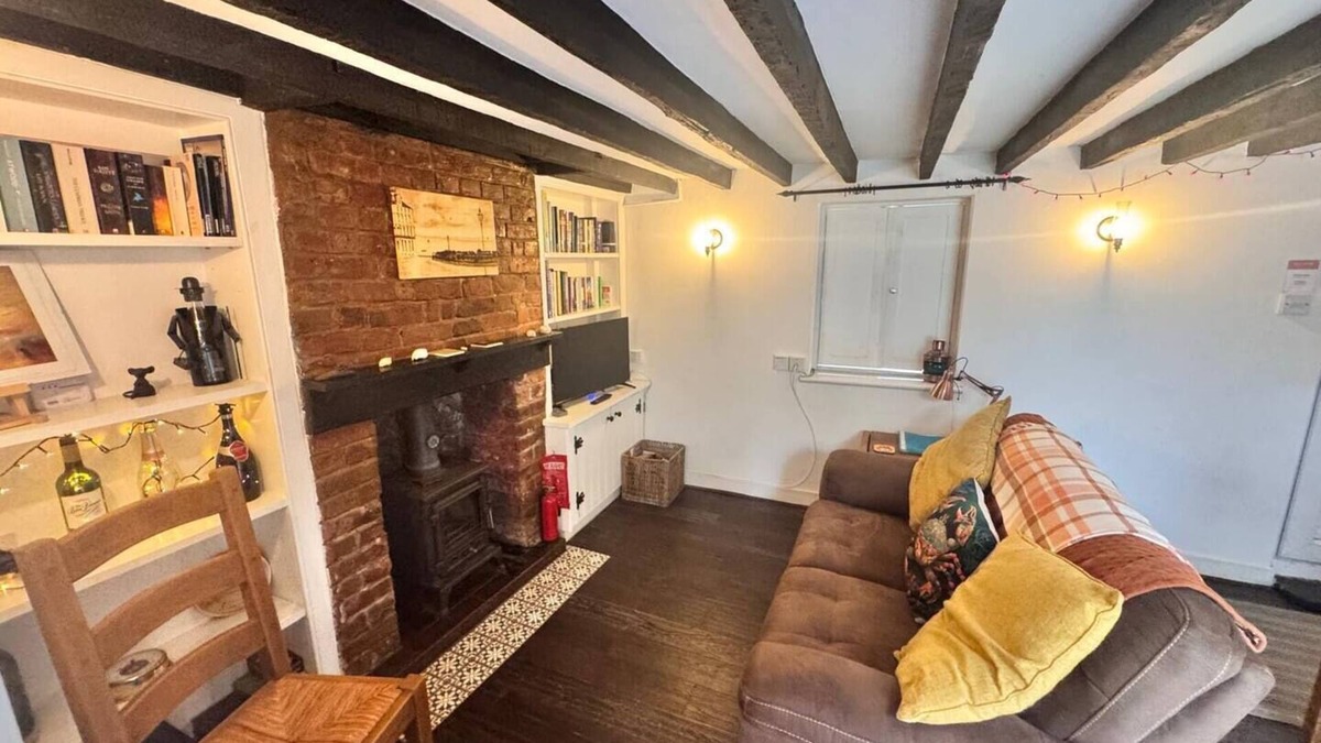 Ramsgate Cottage | Alma Cottage - Romantic Retreat w/Log Burner