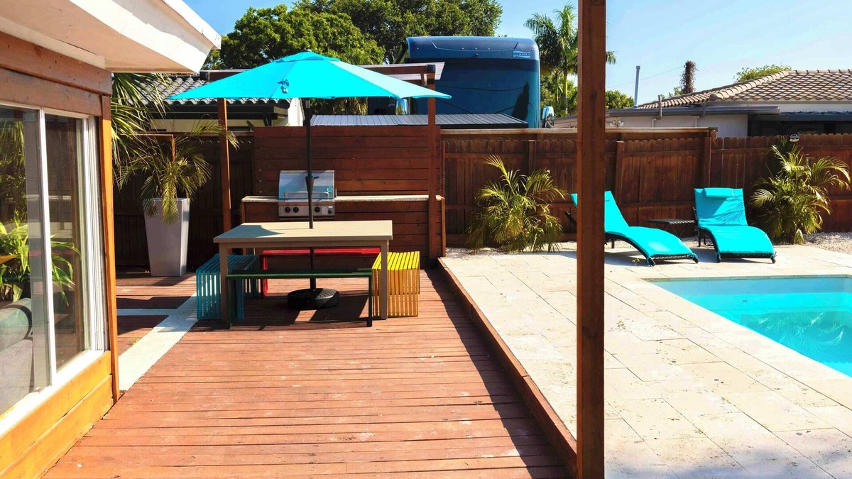 Edgewood House | Alma House | Pool | Playground | Playroom | Grill