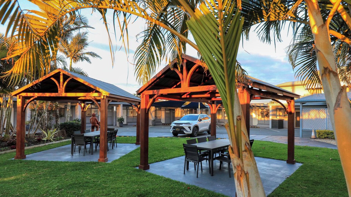 Ballina Hotel | Almare Tourist Motel