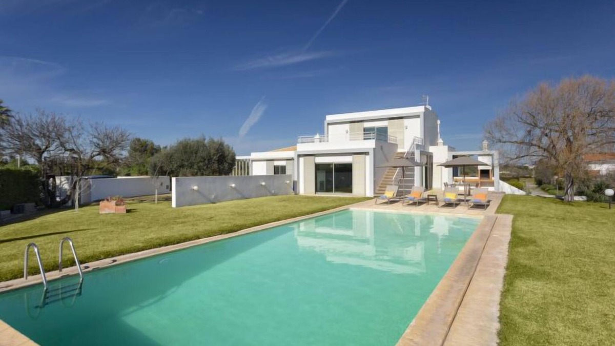 Alporchinhos House | Almond Tree by Interhome