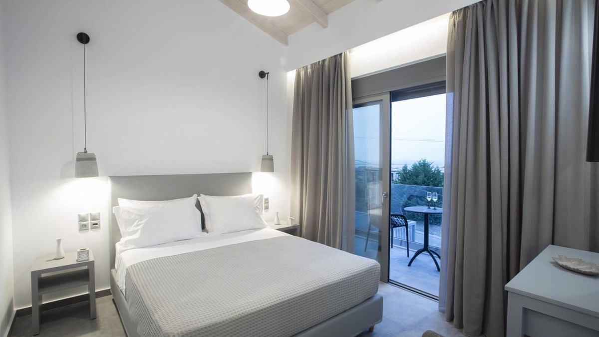 Apolpaina House | Aloft Luxury Villas Lefkada - Heated Pool