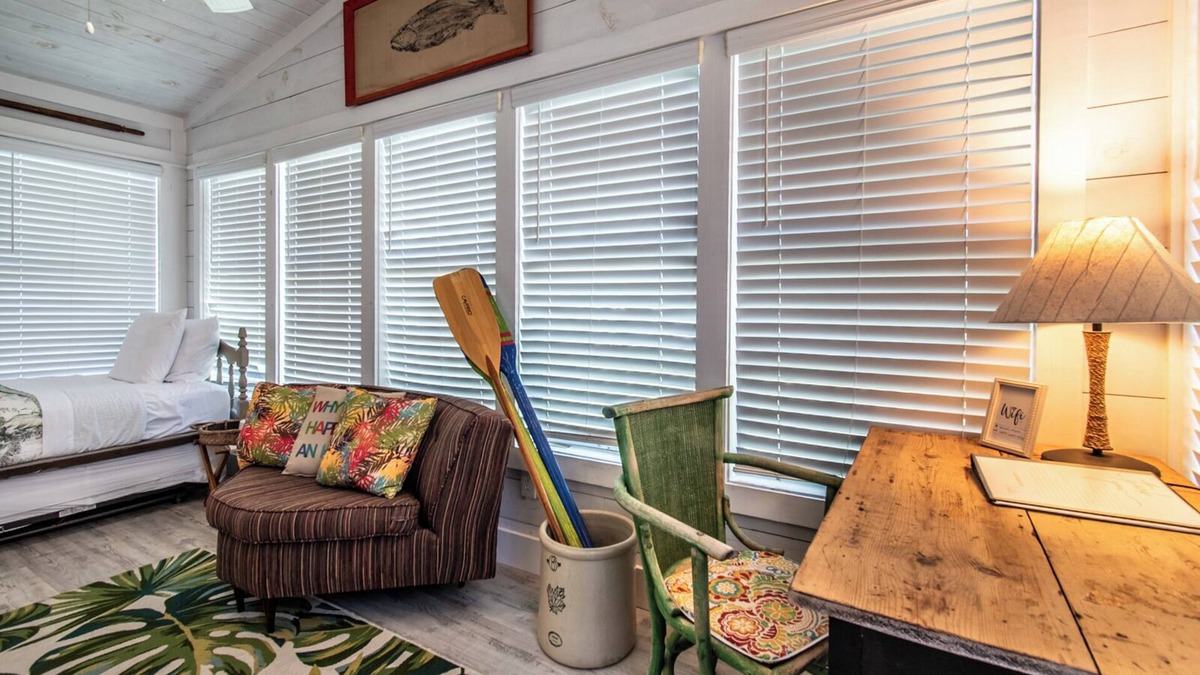 Old Town Cottage | Aloha Cottage - walk to shops food beach