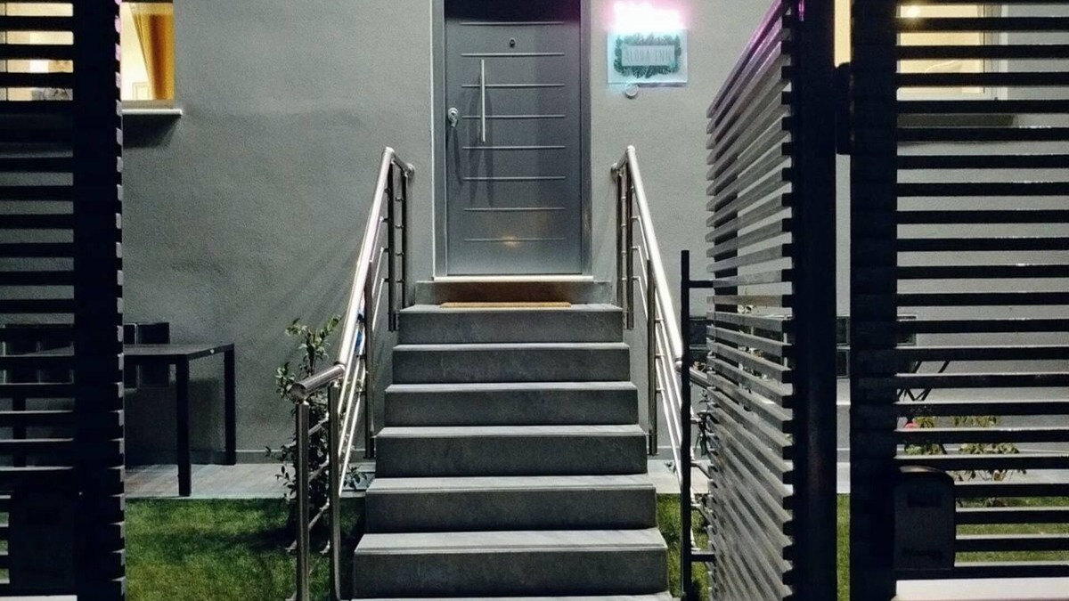 Spata-Artemida Bed & Breakfast | Aloha Inn