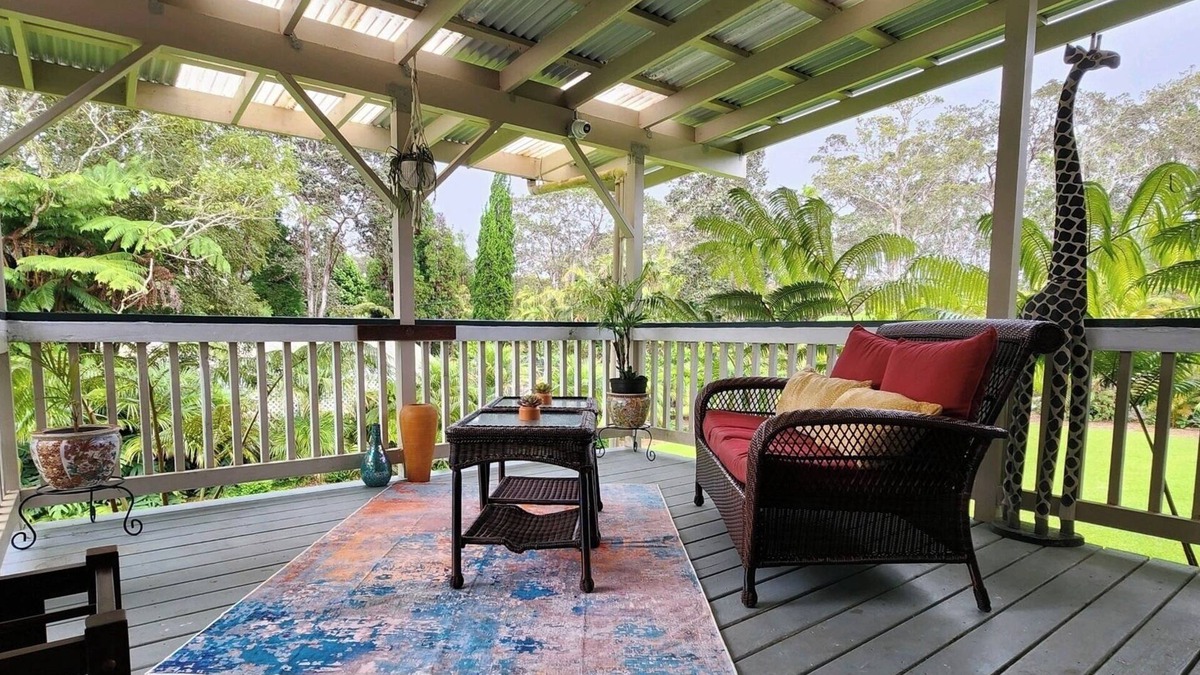 Volcano House | Aloha Junction Guesthouse Suites, stay and explore Kilauea Volcano Hawaii.