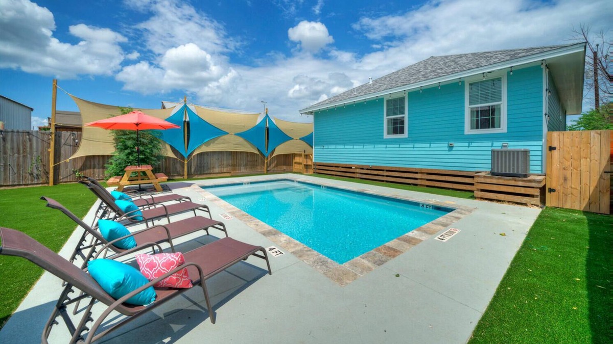 Port Aransas House | Aloha Ohana by AvantStay | Private Pool Near Beach