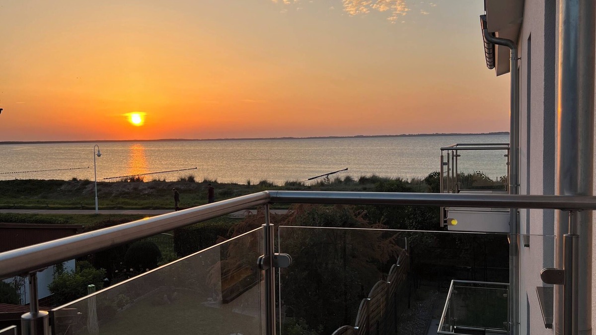 Glowe Apartment | Aloha Paradies first beach line with direct sea view in new building, Glowe, Baltic Sea