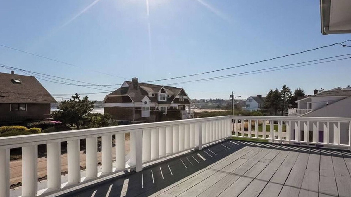 Bonnet Shores House | A’Long the Dunes! Private beach entrance and ocean views!