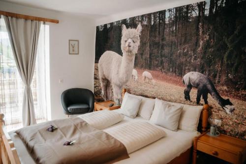 Tragoß-Sankt Katharein House | Alpakas, Lamas und Rentiere zum Grünen See