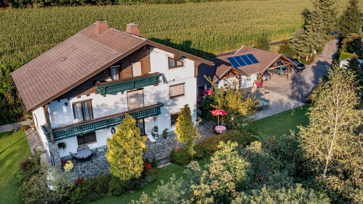 Agsdorf Apartment | Alpenrose Apartment 3 by Interhome