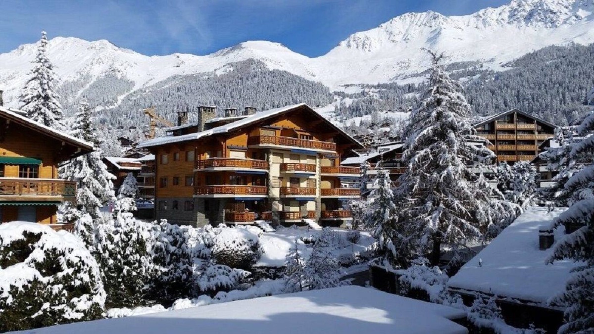 Verbier Apartment | Alpine apartment, breathtaking mountain views, trendy Swiss ski resort