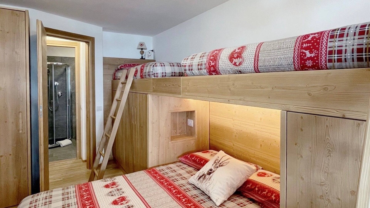 Campodolcino Apartment | Alpine Apartment beautiful one-bedroom apartment with a view