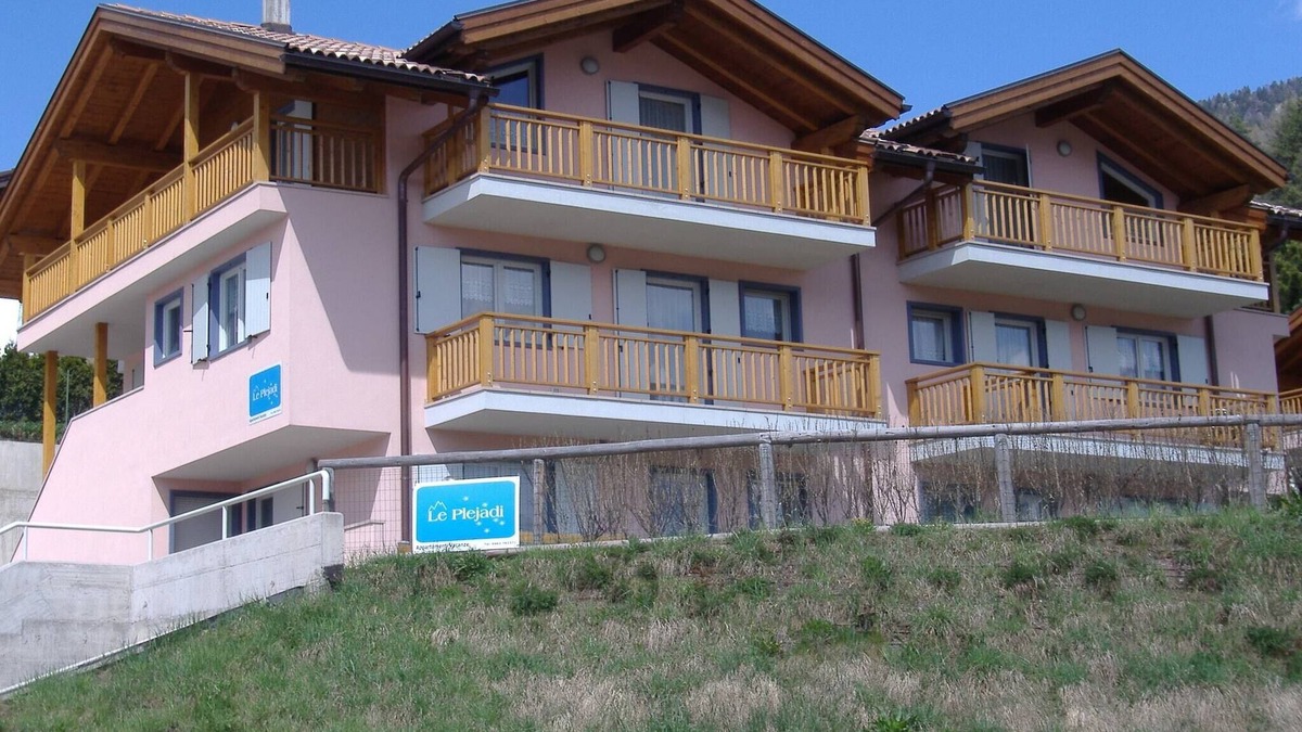 Cavalese Apartment | Alpine Comfort Stay, Cavalese