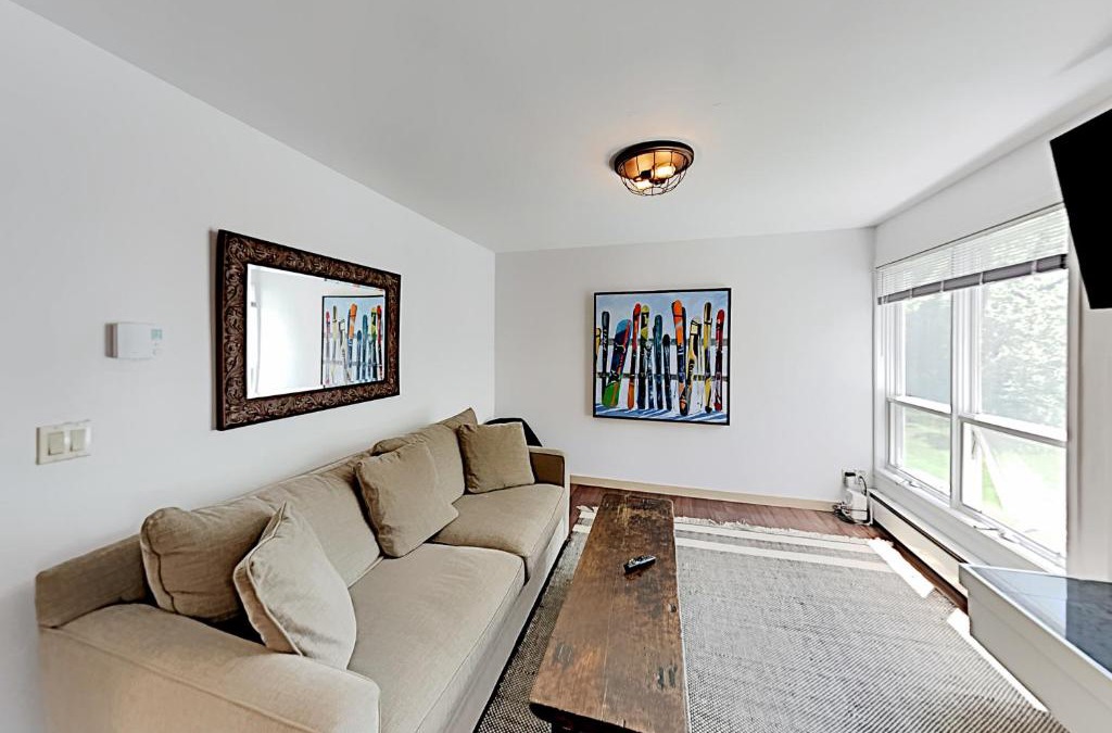 Edwards Apartment | Alpine Escape
