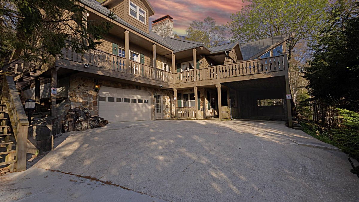 Snowshoe House | Alpine Ridge Chalet: Spacious Ski Retreat with 2 Kitchens & Hot Tub