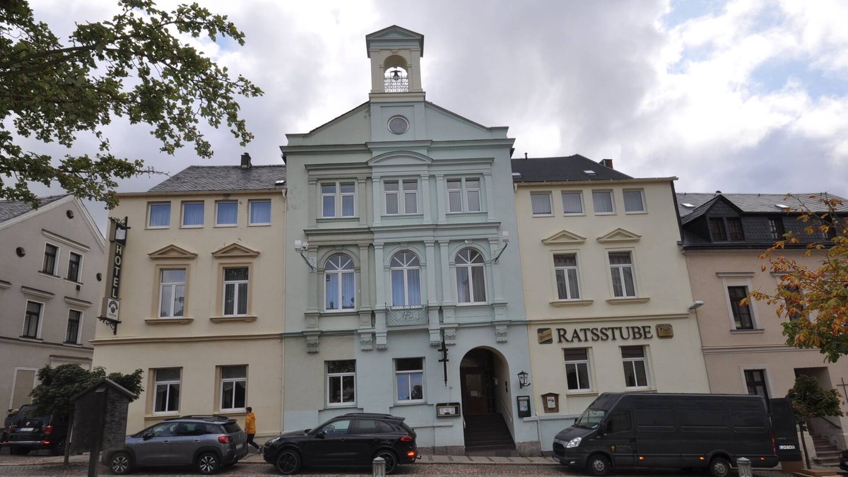 Eibenstock House | Alpine skiing, biking, summer toboggan run, hiking, bathing gardens