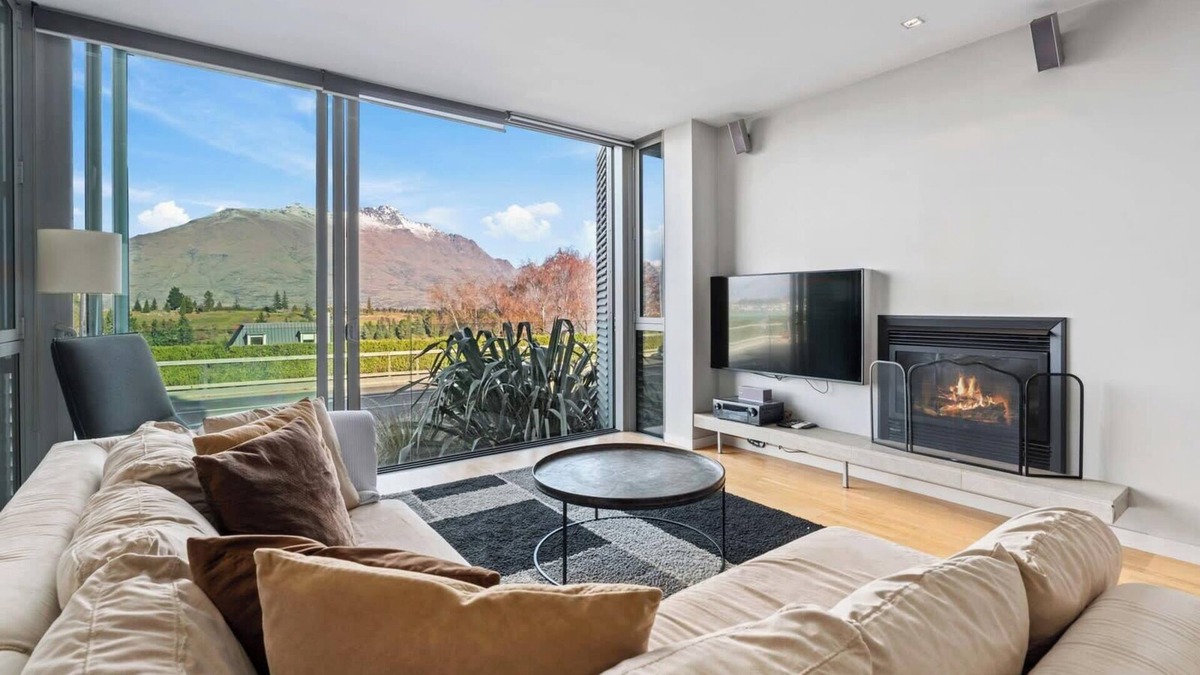 Queenstown Apartment | Alpine Vista Retreat