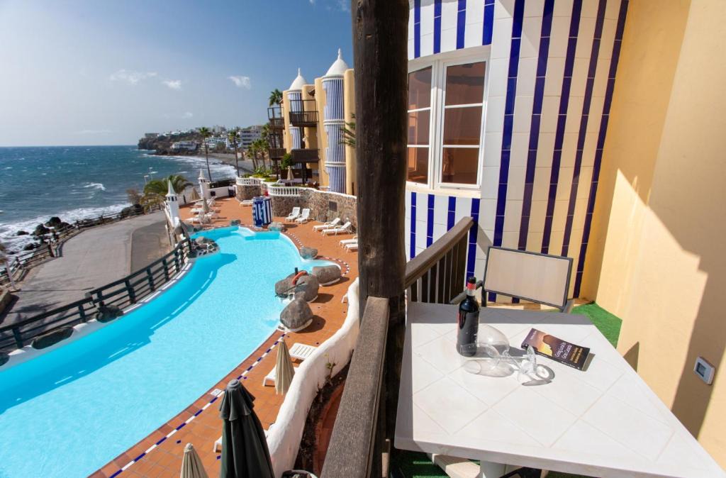 Bahia Feliz Apartment | Altamar 44 balcony&pool By CanariasGetaway