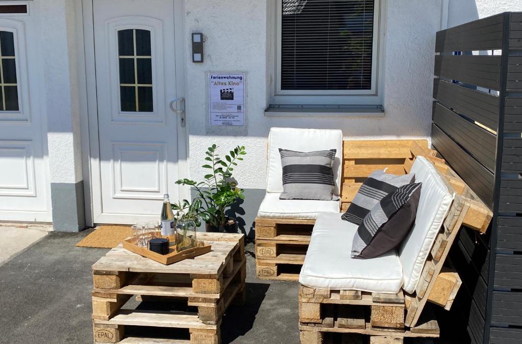 Momlingen Apartment | Altes Kino XXL - 10 Gäste WiFi Netflix