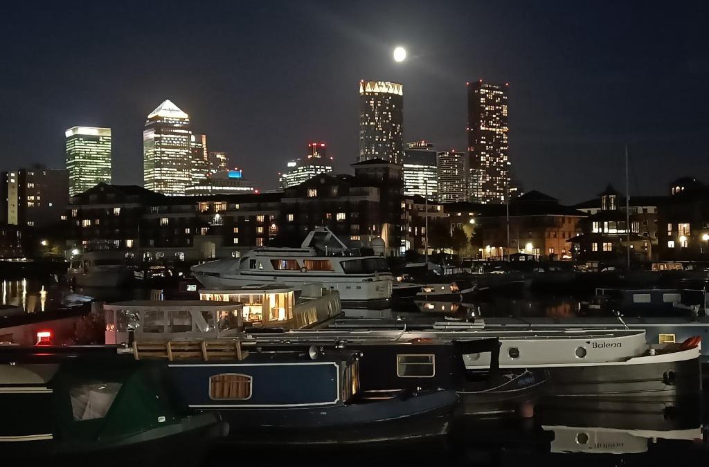Limehouse Apartment | ALTIDO House Boat in Limehouse Marina