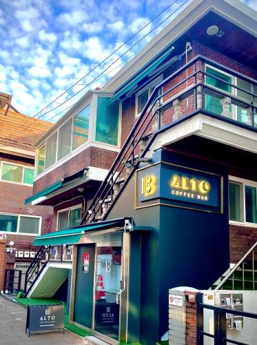 Hapjeong-dong Apartment | Alto 202